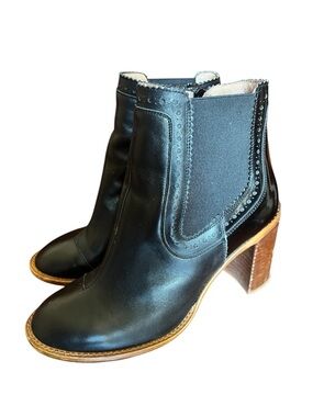 Kurt Geiger Black Leather Ankle Boots with Brown Stacked Heel Sz 38